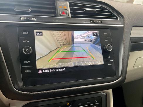 Used 2022 Volkswagen Tiguan SEL R-Line image 19