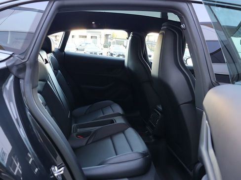 Used 2022 Porsche Taycan 4 Cross Turismo image 39