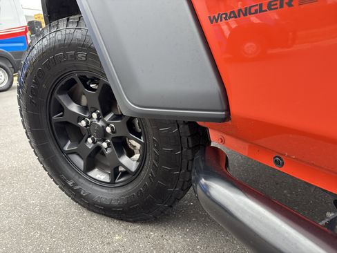 Certified 2023 Jeep Wrangler Willys image 7