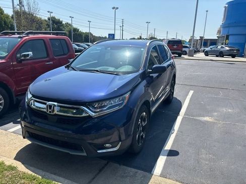 Used 2018 Honda CR-V Touring image 2
