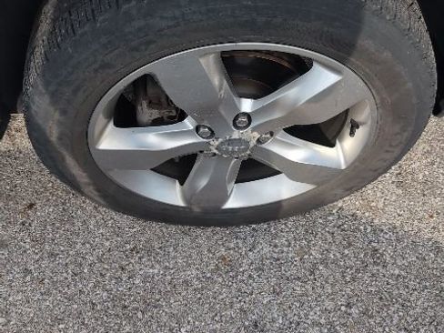 Used 2011 Jeep Grand Cherokee Limited w/ Trailer Tow Group AWD/4WD image 6