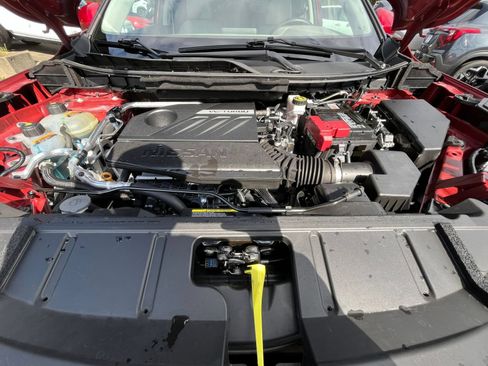 Used 2025 Nissan Rogue SV AWD/4WD image 29
