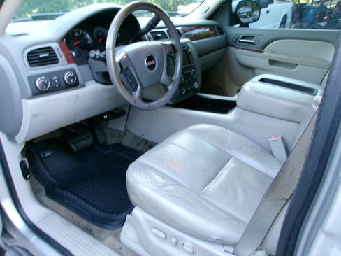 Used 2011 GMC Yukon SLT AWD/4WD image 13