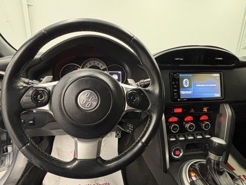 Used 2018 Toyota 86 GT image 14