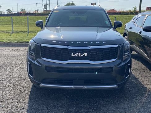 Used 2022 Kia Telluride EX w/ Towing Package FWD image 2