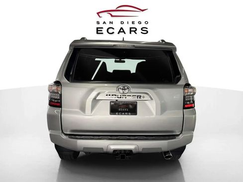 Used 2018 Toyota 4Runner SR5 image 6