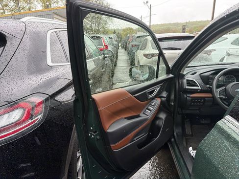 Used 2023 Subaru Forester Touring AWD/4WD image 30