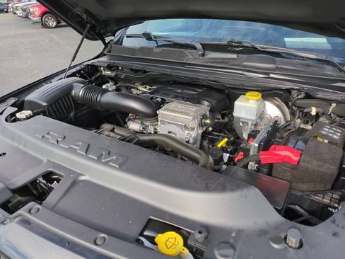 Used 2022 RAM 1500 Big Horn AWD/4WD image 36