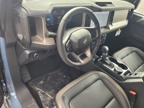 New 2025 Ford Bronco Outer Banks image 7