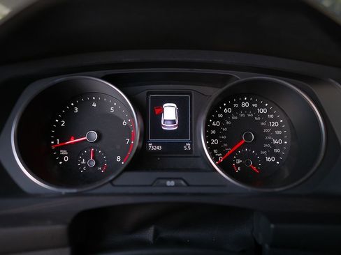 Used 2020 Volkswagen Tiguan S image 16