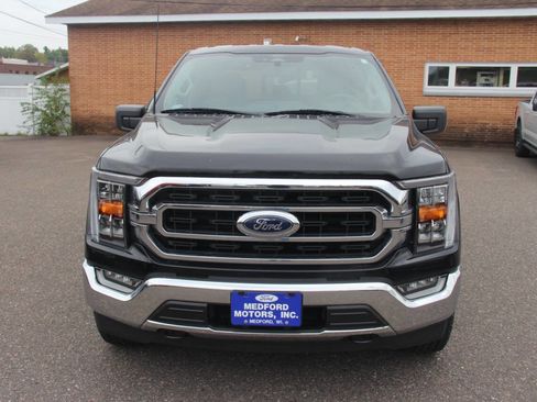 Certified 2022 Ford F150 XLT w/ Equipment Group 302A High image 9