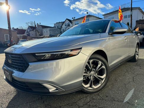 Used 2024 Honda Accord EX image 2