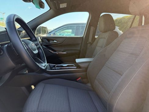 Used 2025 Chevrolet Equinox LT image 25