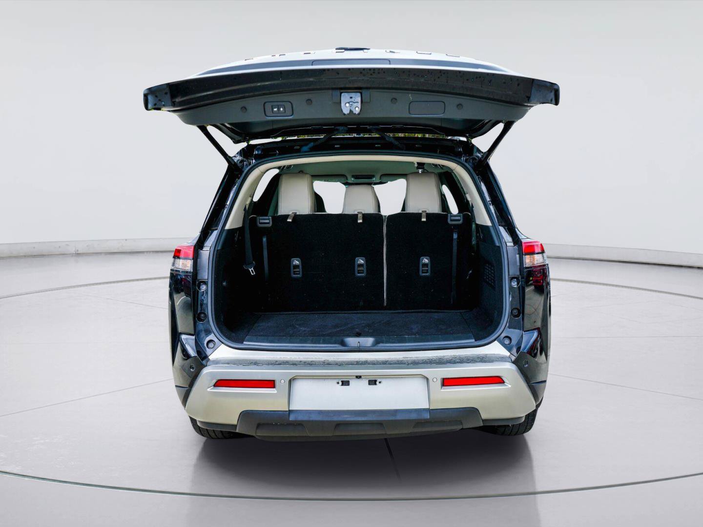 Used 2023 Nissan Pathfinder SL FWD image 8