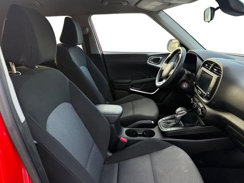 Used 2023 Kia Soul LX w/ LX Technology Package image 15