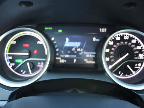 Used 2023 Toyota Camry XLE image 16