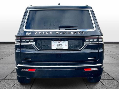 Used 2022 Jeep Grand Wagoneer Series I image 4