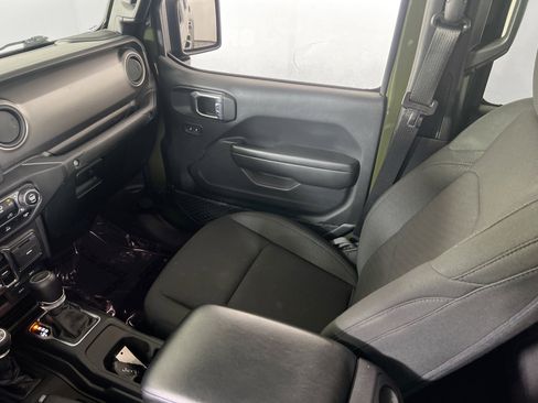 Used 2022 Jeep Gladiator Willys image 22