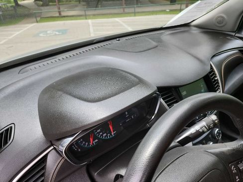 Used 2017 Chevrolet Trax LS FWD image 17