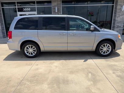 Used 2016 Dodge Grand Caravan SXT w/ Rear Park Assist Package