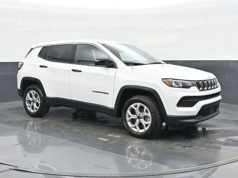 Used 2025 Jeep Compass Sport AWD/4WD image 6