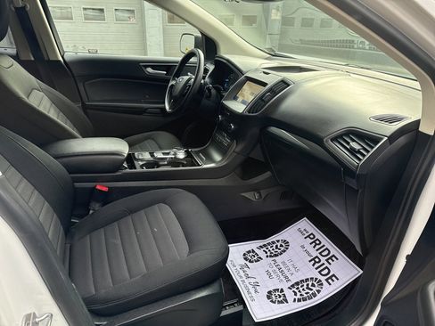 Used 2020 Ford Edge SE image 11