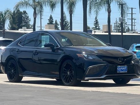 Used 2022 Toyota Camry XSE FWD image 2