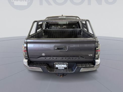 Used 2020 Toyota Tacoma TRD Off-Road image 25