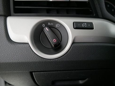 Used 2022 Volkswagen Passat 2.0T SE image 26