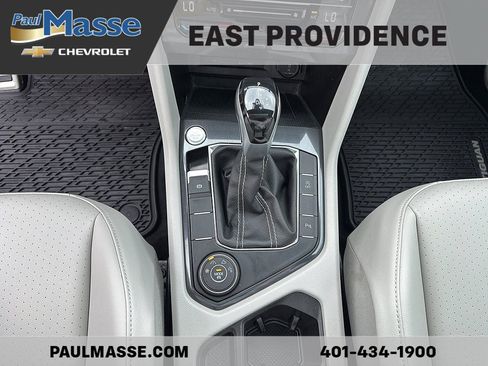 Used 2022 Volkswagen Tiguan SE R-Line AWD/4WD image 16