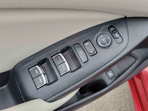 Used 2018 Honda Accord LX image 25