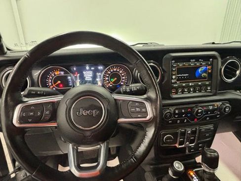 Used 2023 Jeep Wrangler Unlimited Sahara AWD/4WD image 19