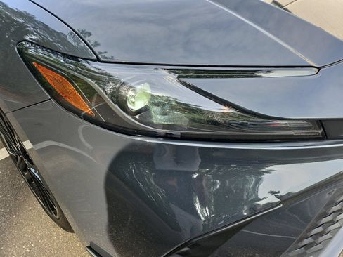 Used 2025 Toyota Camry SE FWD image 13