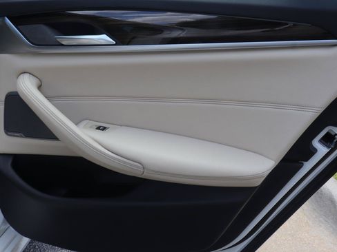 Used 2021 BMW 530i w/ Premium Package RWD image 16