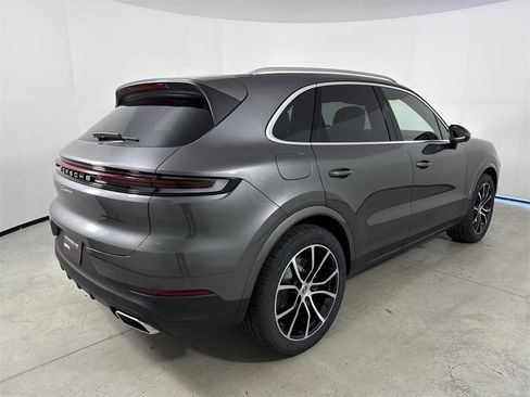 New 2026 Porsche Cayenne image 7