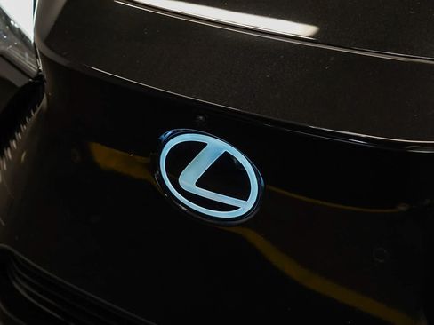 Used 2024 Lexus RZ 300e Premium w/ Technology Package FWD image 8