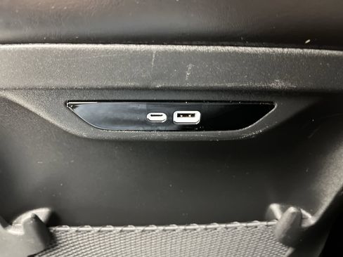 Used 2025 Chrysler Pacifica Select FWD image 12