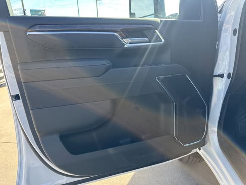 New 2025 GMC Sierra 2500 SLE w/ SLE Value Package; image 22