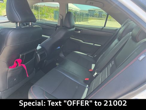 Used 2017 Toyota Camry SE FWD image 11