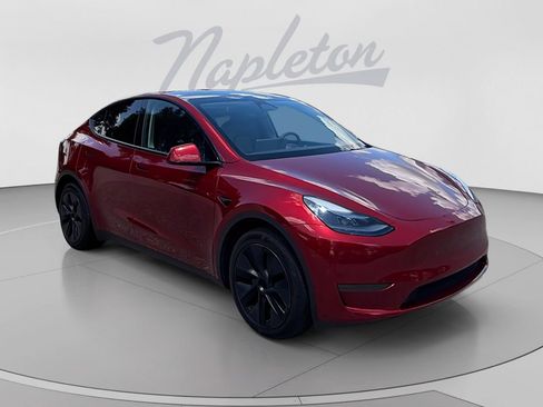Used 2024 Tesla Model Y Long Range RWD image 8