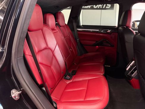 Used 2014 Porsche Cayenne GTS AWD/4WD image 38