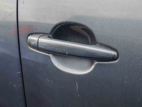 Used 2013 Toyota Tacoma PreRunner image 9