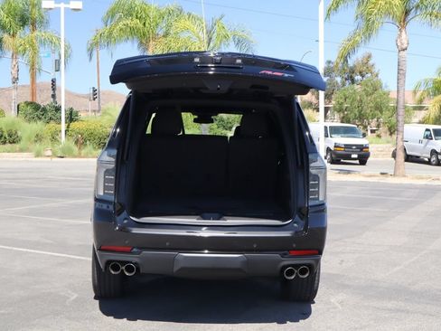 Used 2025 Chevrolet Suburban RST w/ Comfort Package RWD image 38