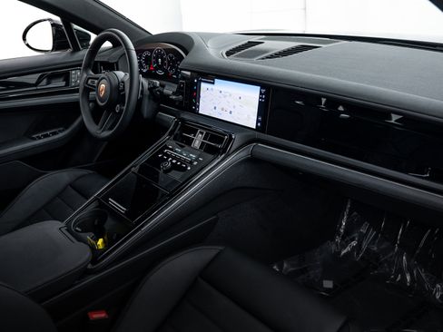 Certified 2026 Porsche Panamera 4 AWD/4WD image 12