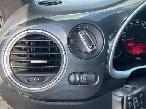 Used 2012 Volkswagen Beetle Turbo FWD image 15