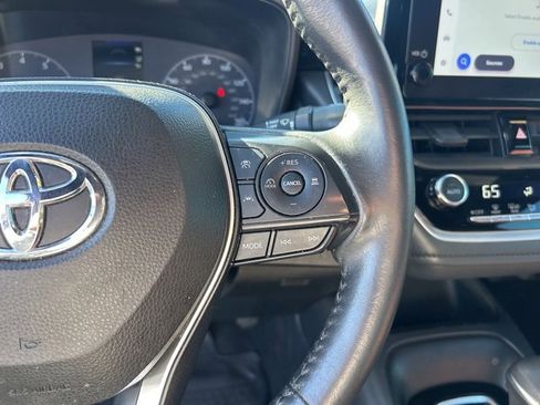 Used 2023 Toyota Corolla SE w/ SE Premium Package image 19