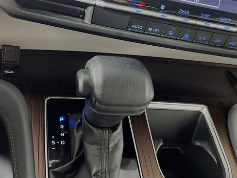 Used 2023 Toyota Sienna LE image 24