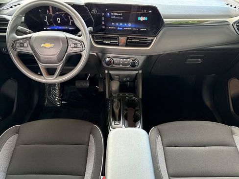 Used 2025 Chevrolet TrailBlazer LS FWD image 20
