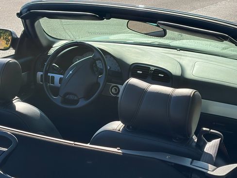 Used 2002 Ford Thunderbird Deluxe image 11