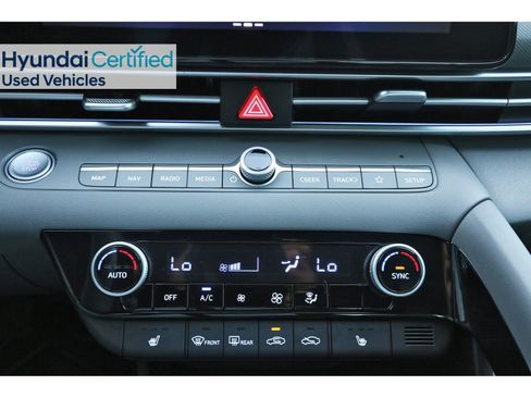 Certified 2025 Hyundai Elantra SEL image 27